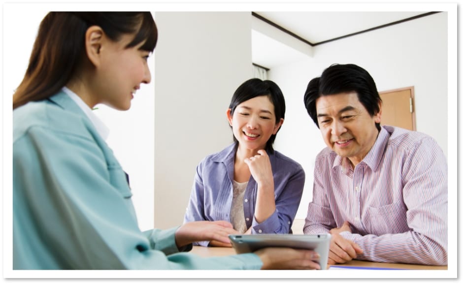 お客さまとお話をしている様子